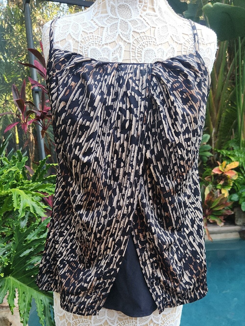 Miraclesuit Animal Print Pleated Tankini Top. 14 & 16 Avail! - Picture 8 of 14
